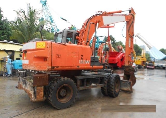 Hitachi ZX130 Wheel Excavator, photo 3