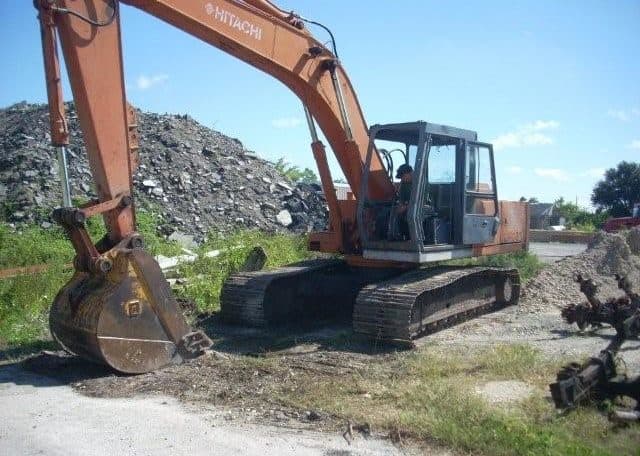 Hitachi UH083 Crawler Excavator, Year: 1984
