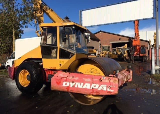 Dynapac CA302D Year: 1998 Single Drum Compactor with CAB