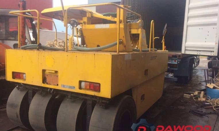 Sakai T2 Pneumatic Tire Roller
