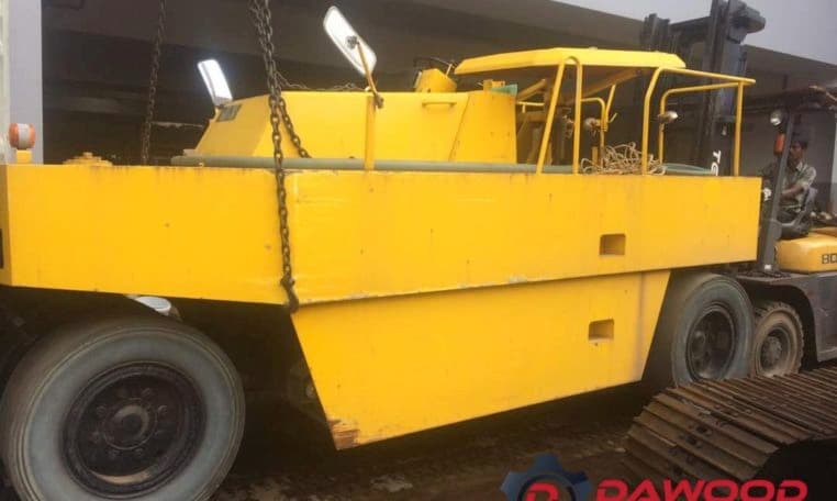 Sakai T2 Pneumatic Tire Roller, photo 2
