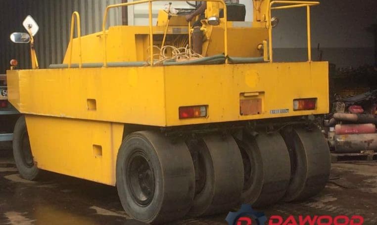 Sakai T2 Pneumatic Tire Roller, photo 3