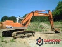 Hitachi EX200-1 Crawler Excavator from Japan