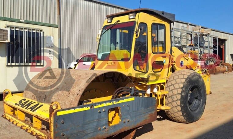 Sakai SV512DF-E Vibration Roller Year: 2009 with Cabin