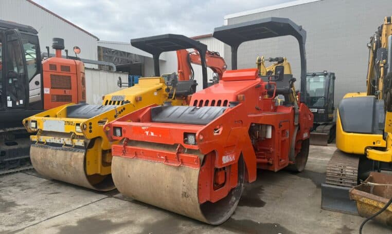 Sakai SW652 Tandem Roller Year: 2009 Unit 2