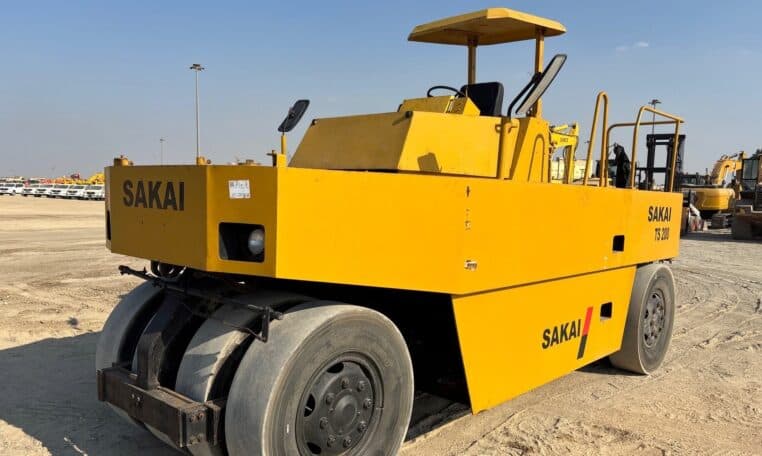 Used Sakai TS200 Pneumatic Tire Roller for Sale | Road Compactor in Good Condition